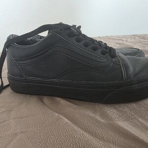 Vans Old Skool Leather - Triple Black - Women’s 7.5 / Men’s 6